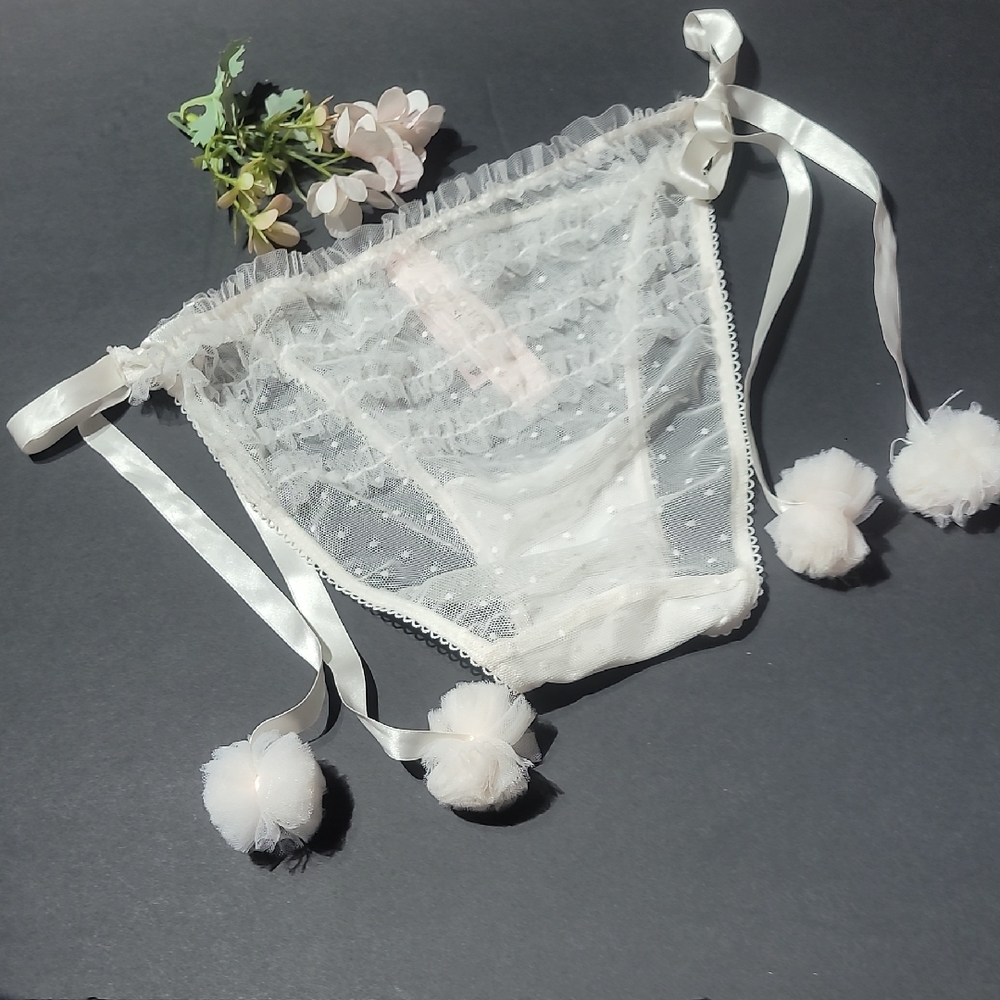 VICTORIA'S SECRET White LaceString Bikini Size L NWT 2144